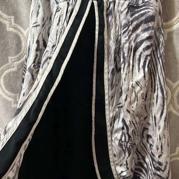 Women's Marciano 100% Silk Halter Top with Animal Print - Picture 2 of 7